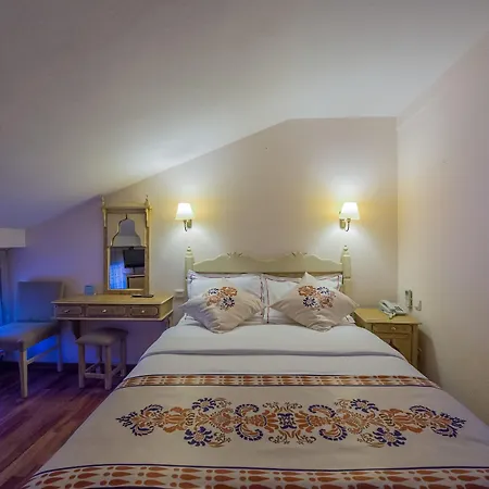 Nazlihan - Special Category