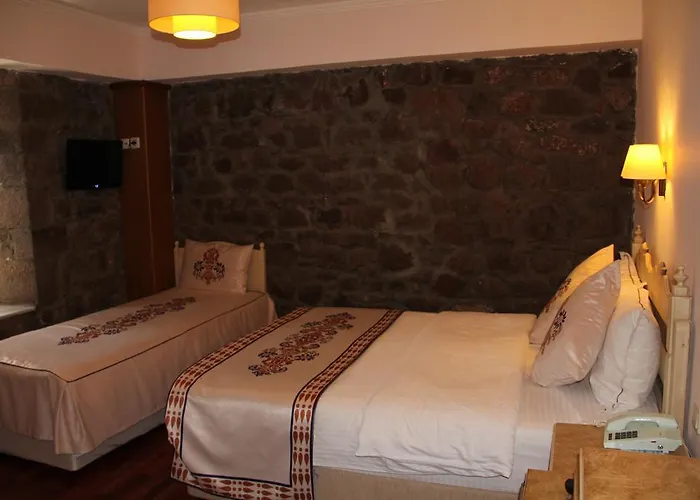 Nazlihan - Special Category 2* Assos